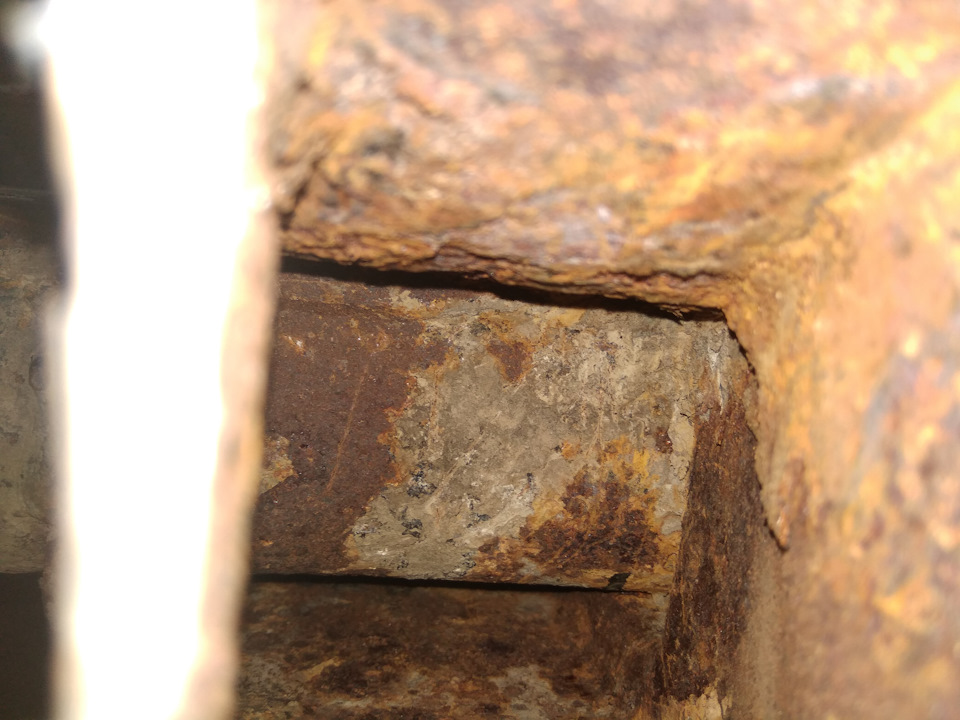 но криминала нет, под кексом еще много металла — Mitsubishi Montero I