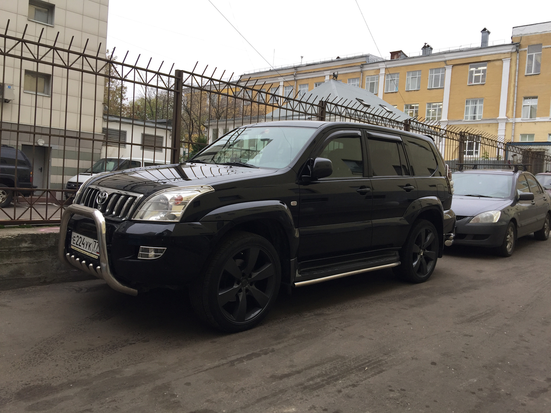 Тойота прадо 120 красноярск. Prado 120 r22. Land Cruiser Prado r22. Land Cruiser Prado 120 r22. Toyota Prado r22.