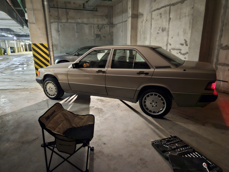 Фото в бортжурнале Mercedes-Benz 190 (W201)