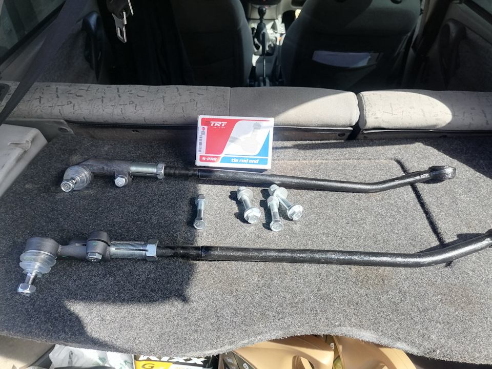 Замена рулевых тяг и наконечников + переобувка — Lada Калина хэтчбек, 1 ...