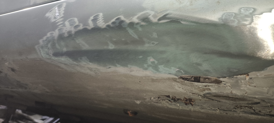 Здесь был не сильно подмят порог. Кажется ерунда, но надо смотреть на видео — Renault Megane II