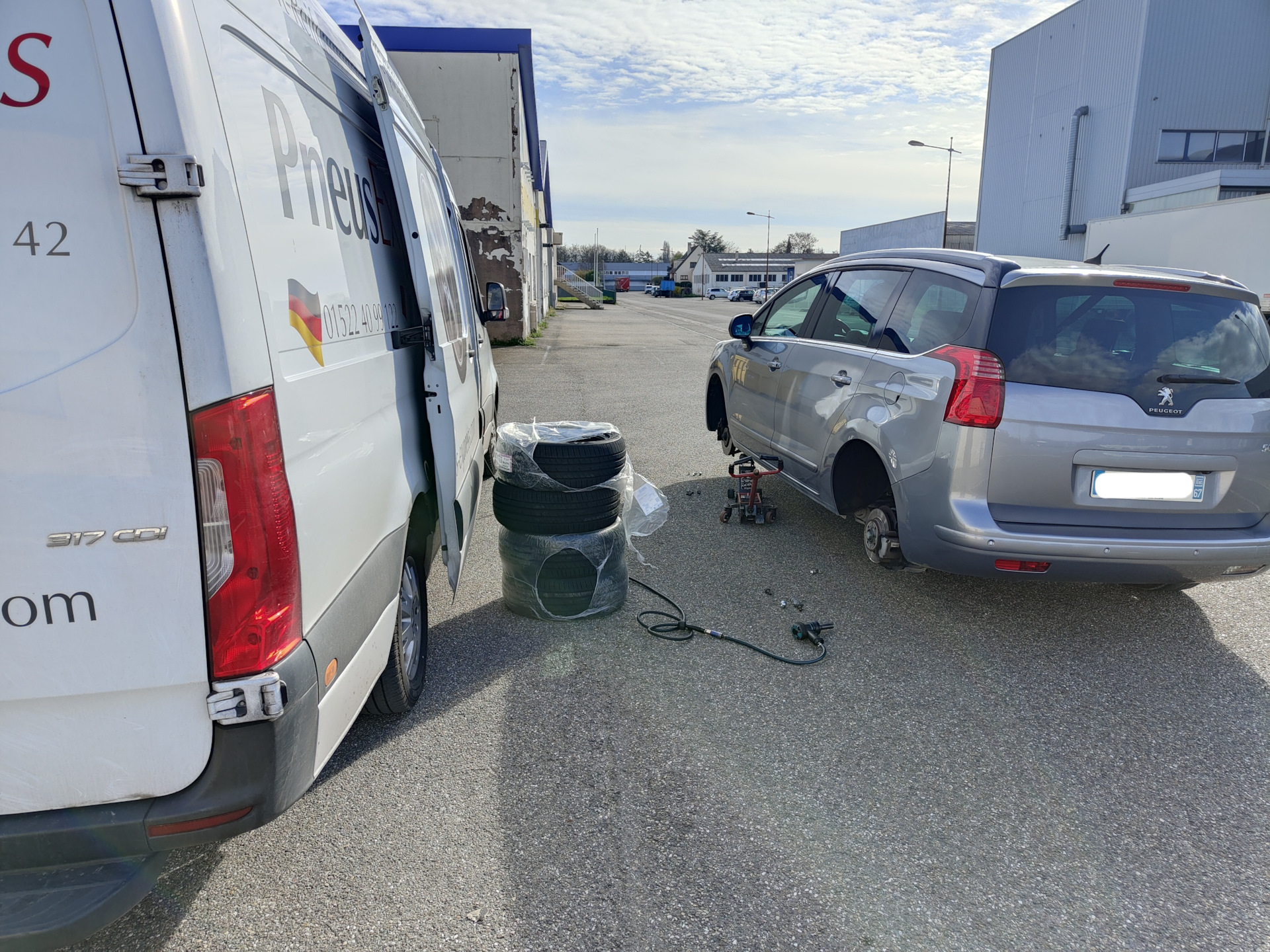 Замена резины и датчика давления в шинах. — Peugeot 5008 (1G), 2 л ...