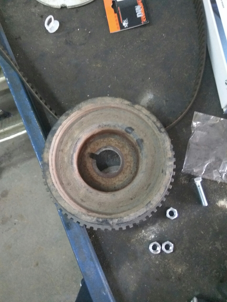 Замена шкива демпфера коленвала звёздочки — она же шкив коленвала грм ...