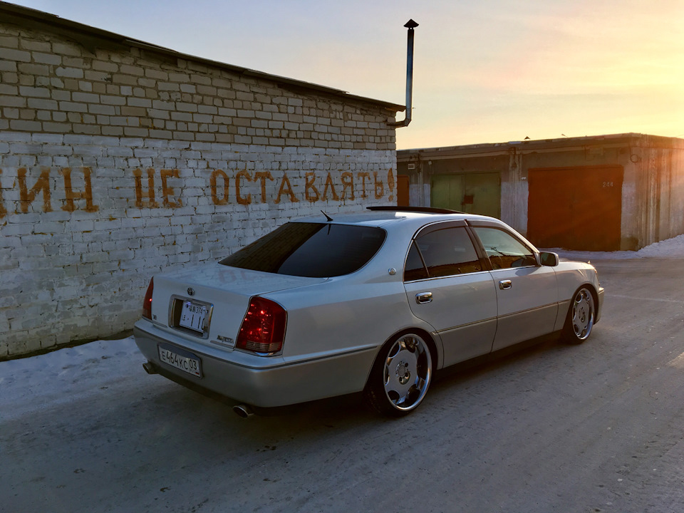 Тойота Majesta Crown s170