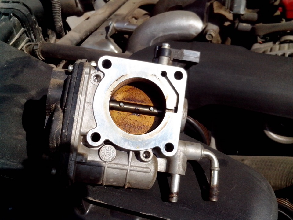 Чистка дроссельного узла на Subaru Impreza '08 — Lada Приора хэтчбек, 1 ...