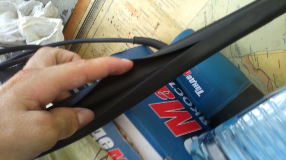 Устранил дребезг задних пасажирских стекол(при открытии). — Lada Приора ...