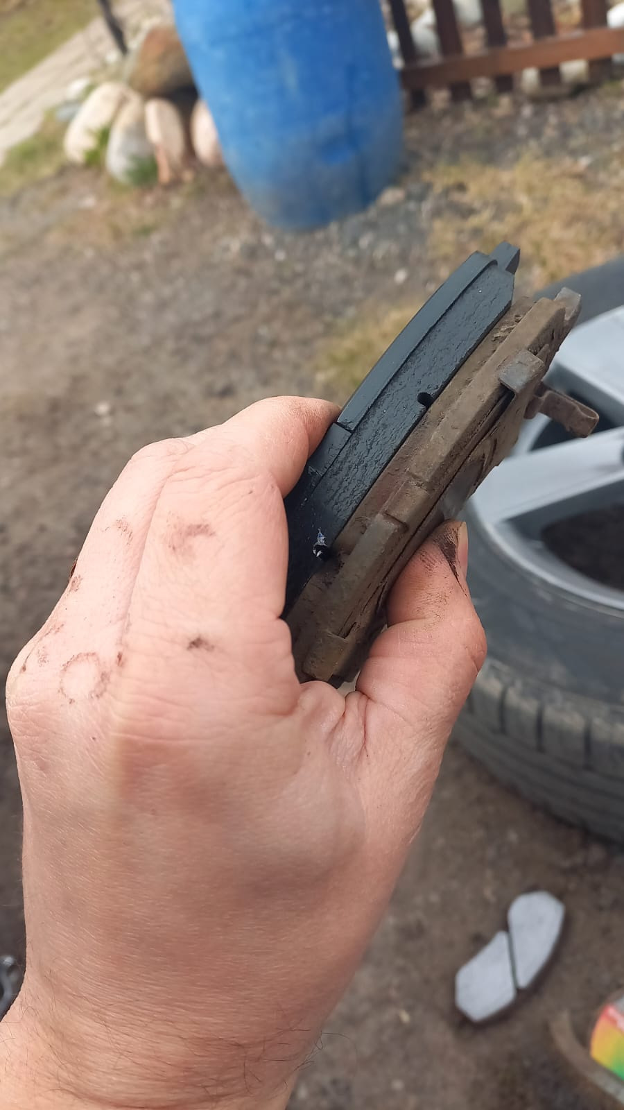 Замена пыльника тормозного заднего цилиндра и передних колодок ...