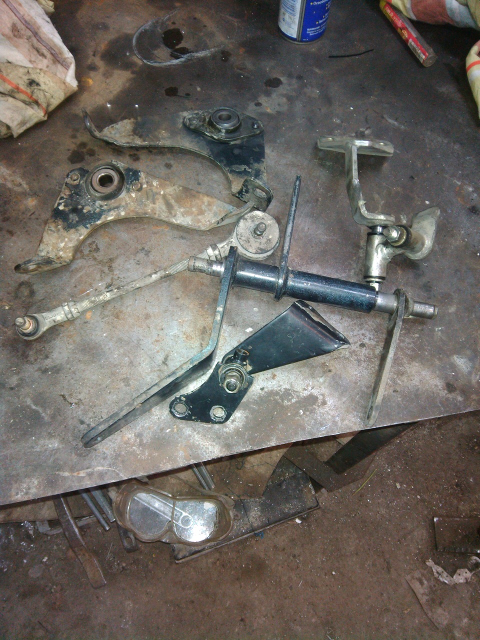 Рычаг переключения передач пежо 405. Кулиса кпп шевроле ланос 1. Замена тяг переключения передач. Сальник рычага привода сцепления/ 431332z000. Тяга кулисы вольво 460.