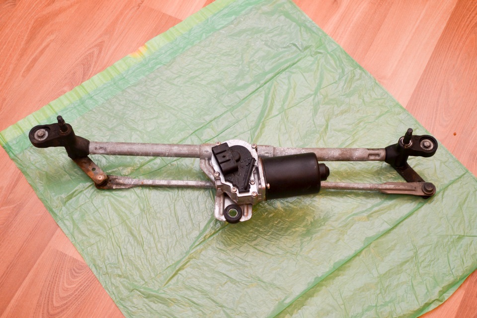 Привод дворника ваз 2114. Трапеция дворников фольксваген джетта. Дворники ниссан микра к12. Трапеция дворников ниссан микра 2006 года. Трапеция volkswagen polo.