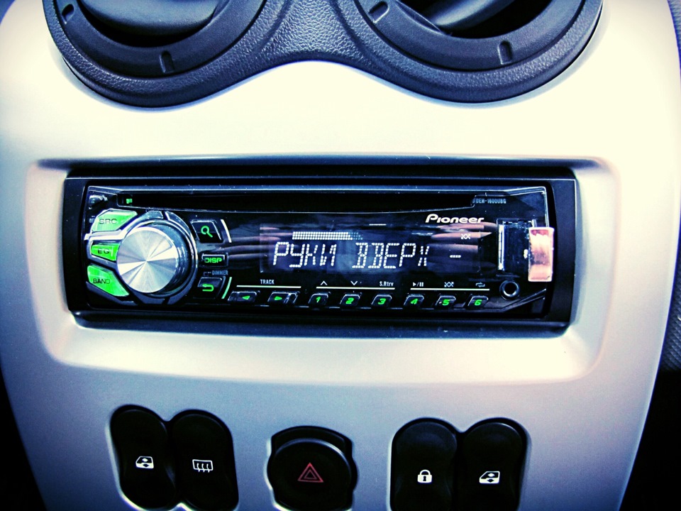 Pioner DEH-1600UBG — Renault Logan (1G), 1,4 л, 2011 года | автозвук ...