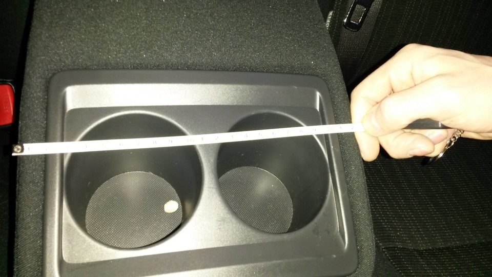 23 см ширина подлокотника, извините за качество — Toyota Corolla (140/150)