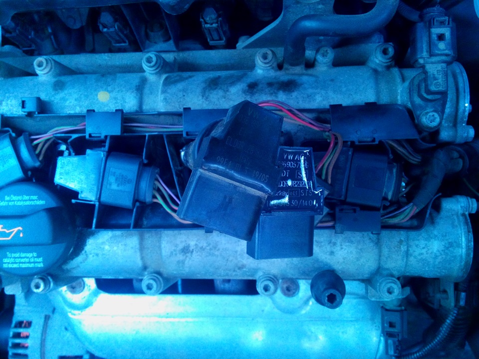 Как снять катушки лежащие. Модуль катушки зажигания skoda octavia a5fl. Skoda superb катушка зажигания. Катушка зажигания шкода рапид. Замена катушки зажигания шкода.