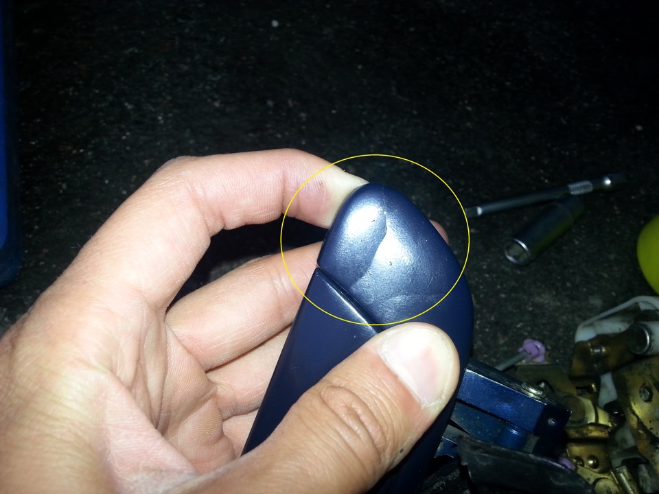 вскрытие замков аварийное минимализм. аккуратно вскрыть. как аккуратно вскрыть упаковку монитора. табличка осторожно открывать дверь. вскрытая упаковка.