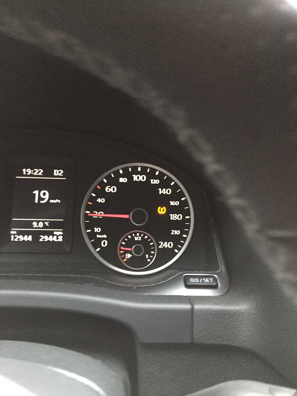 Датчики давления шин — Volkswagen Tiguan (1G), 2 л, 2016 года | шины ...