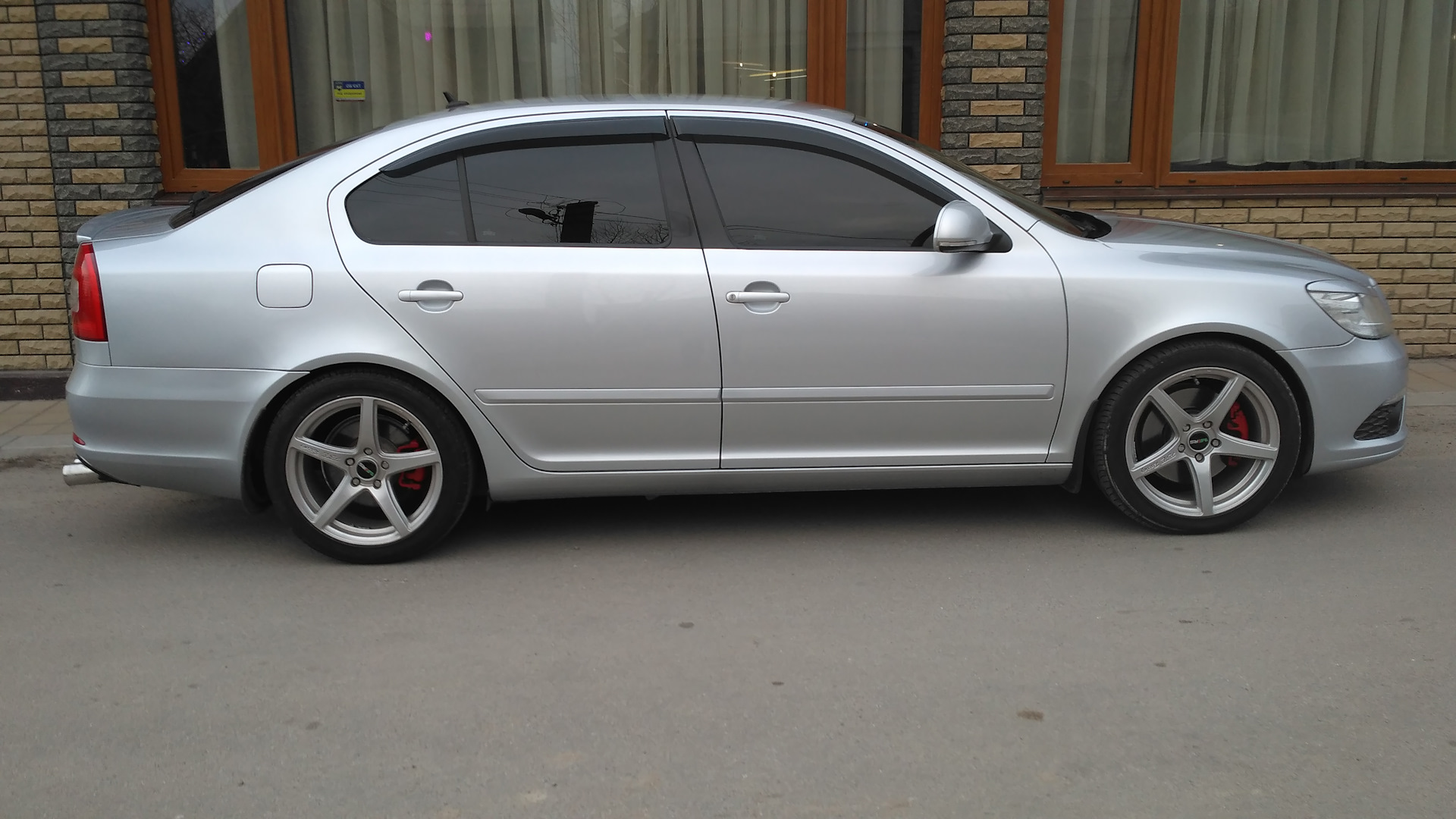 Skoda Octavia a5 диски r17