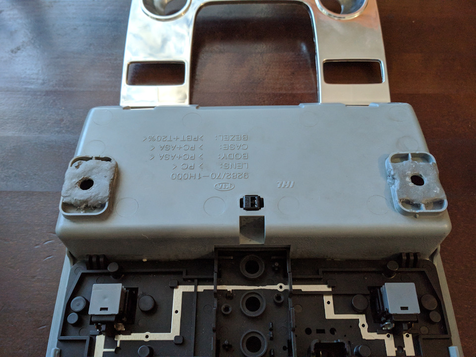 Фото в бортжурнале KIA Ceed (1G). Запчасти на фото: 9282701H000