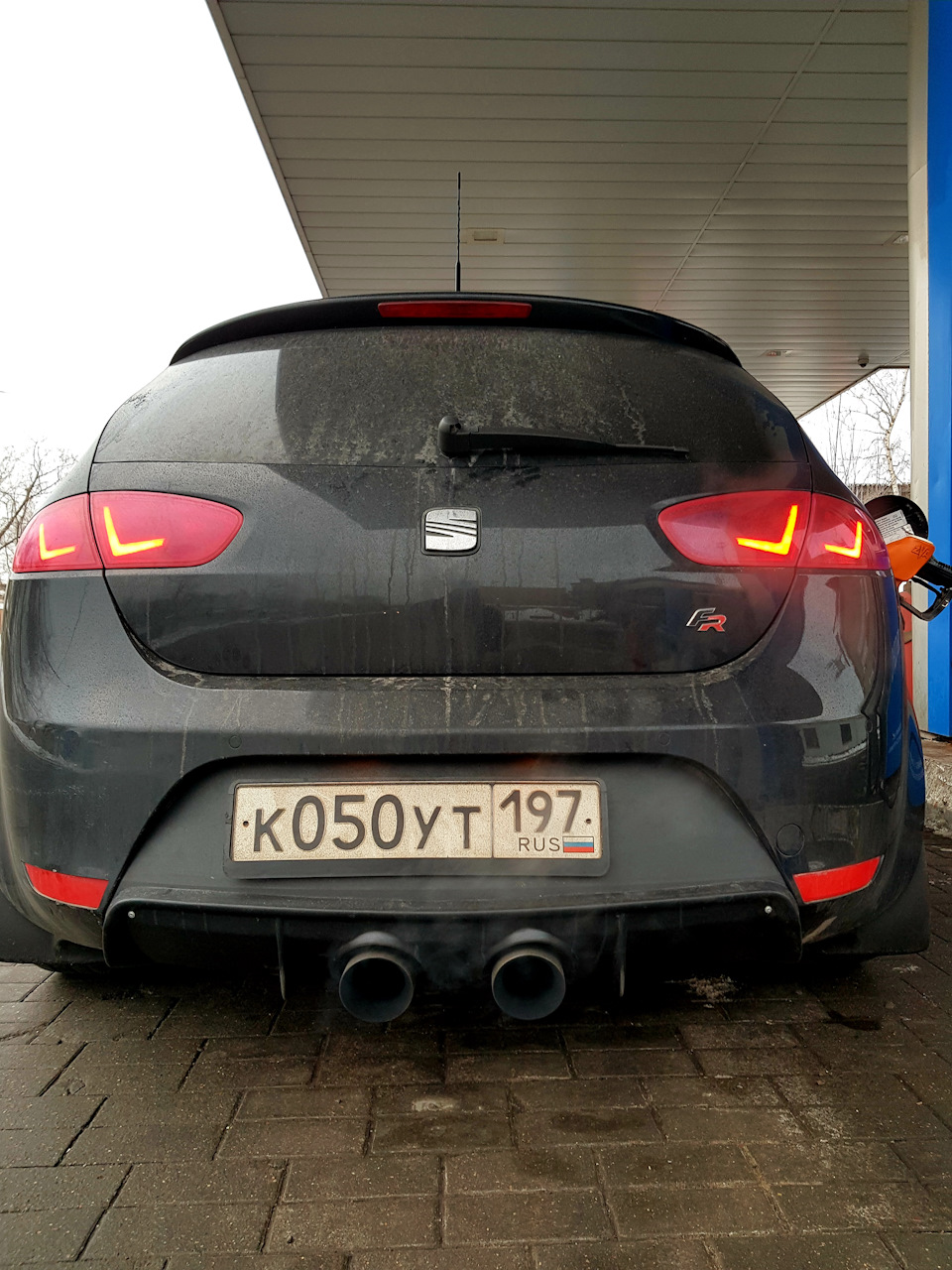 Cupra exhaust [выхлоп купра стиль] — SEAT Leon FR (Mk2), 2 л, 2011 года |  тюнинг | DRIVE2