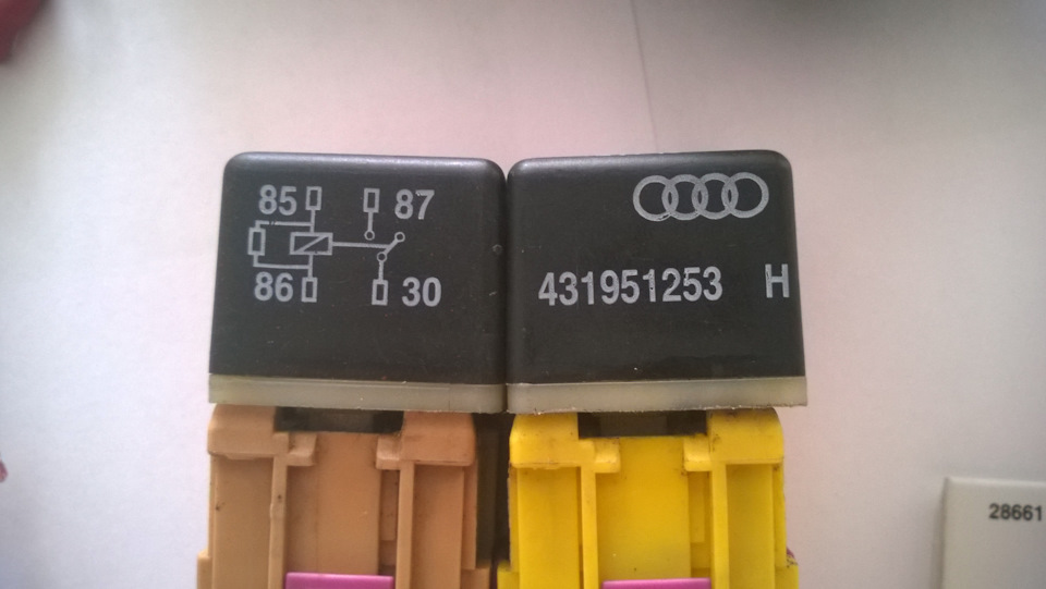 Фото в бортжурнале Audi 100 (C4). Запчасти на фото: 431951253H