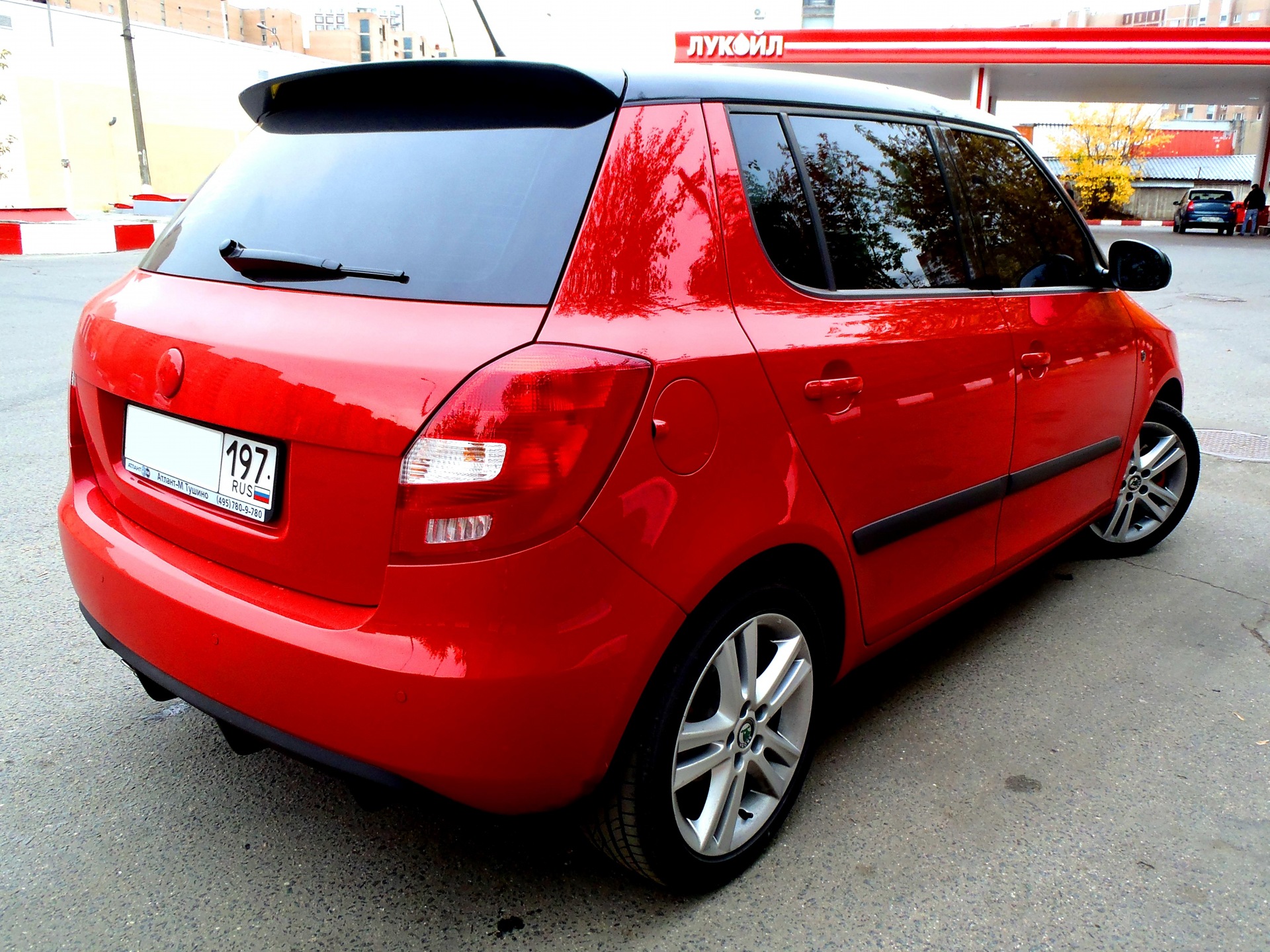 Skoda Fabia 2 сзади