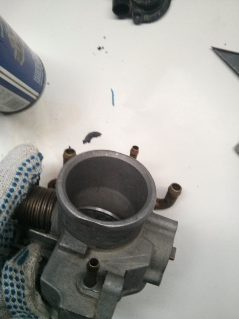 Чистка дроссельной заслонки, ремонт замков спинки сидения и еще по ...