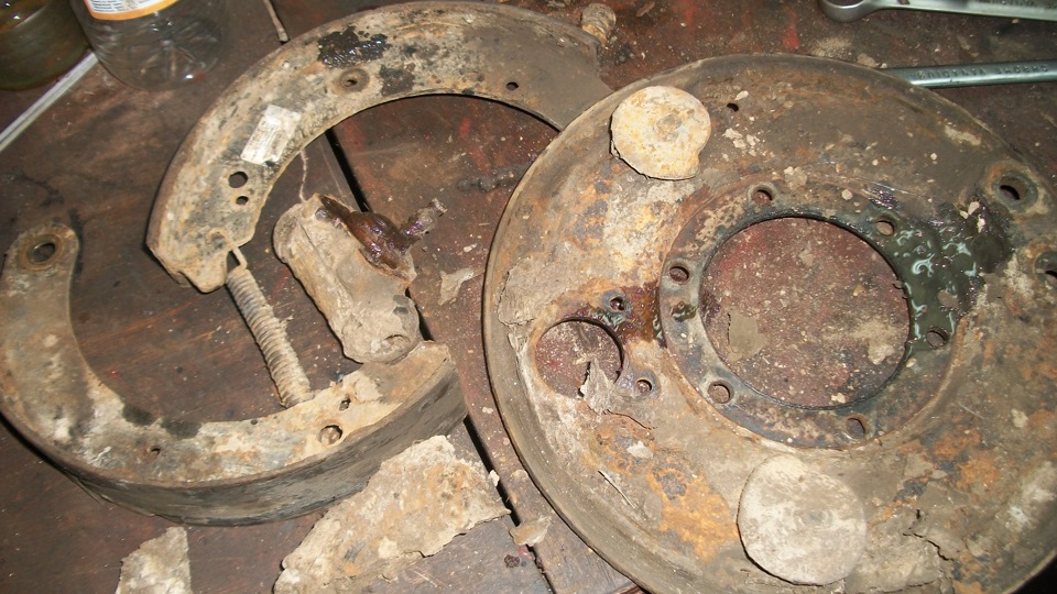 Профилактика задних барабанных тормозов — УАЗ 469, 2,5 л, 1983 года ...