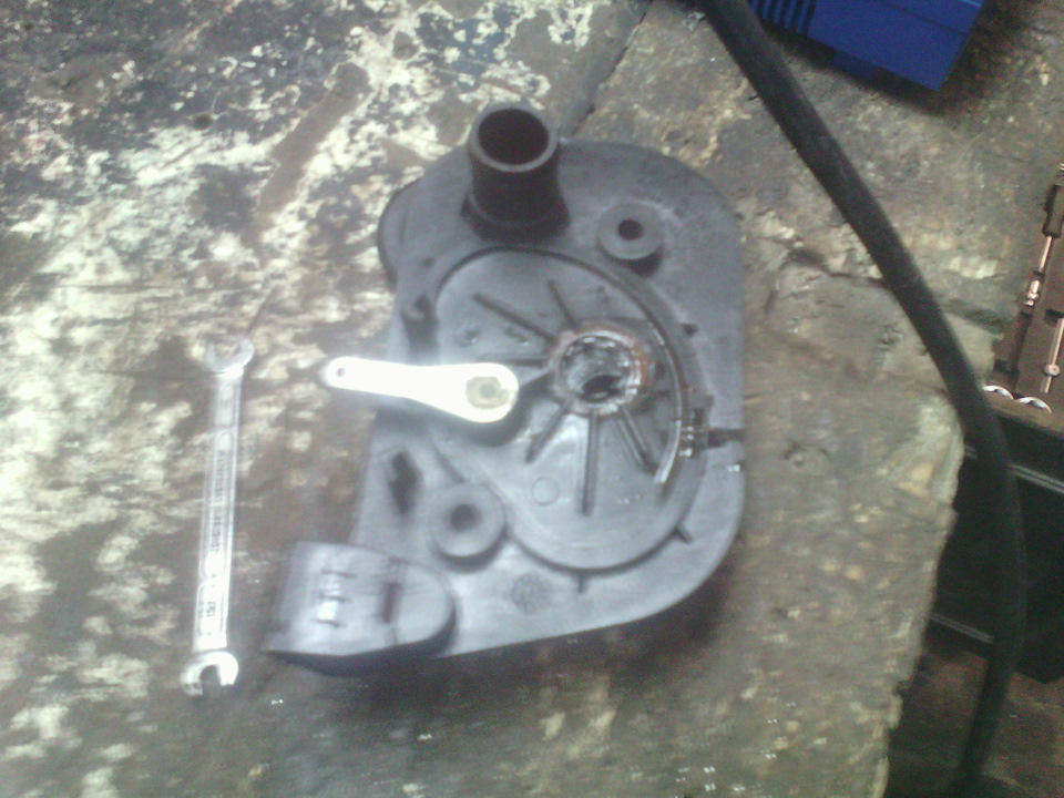 замена краника печки — Lada 21099, 1,5 л, 2001 года | своими руками ...