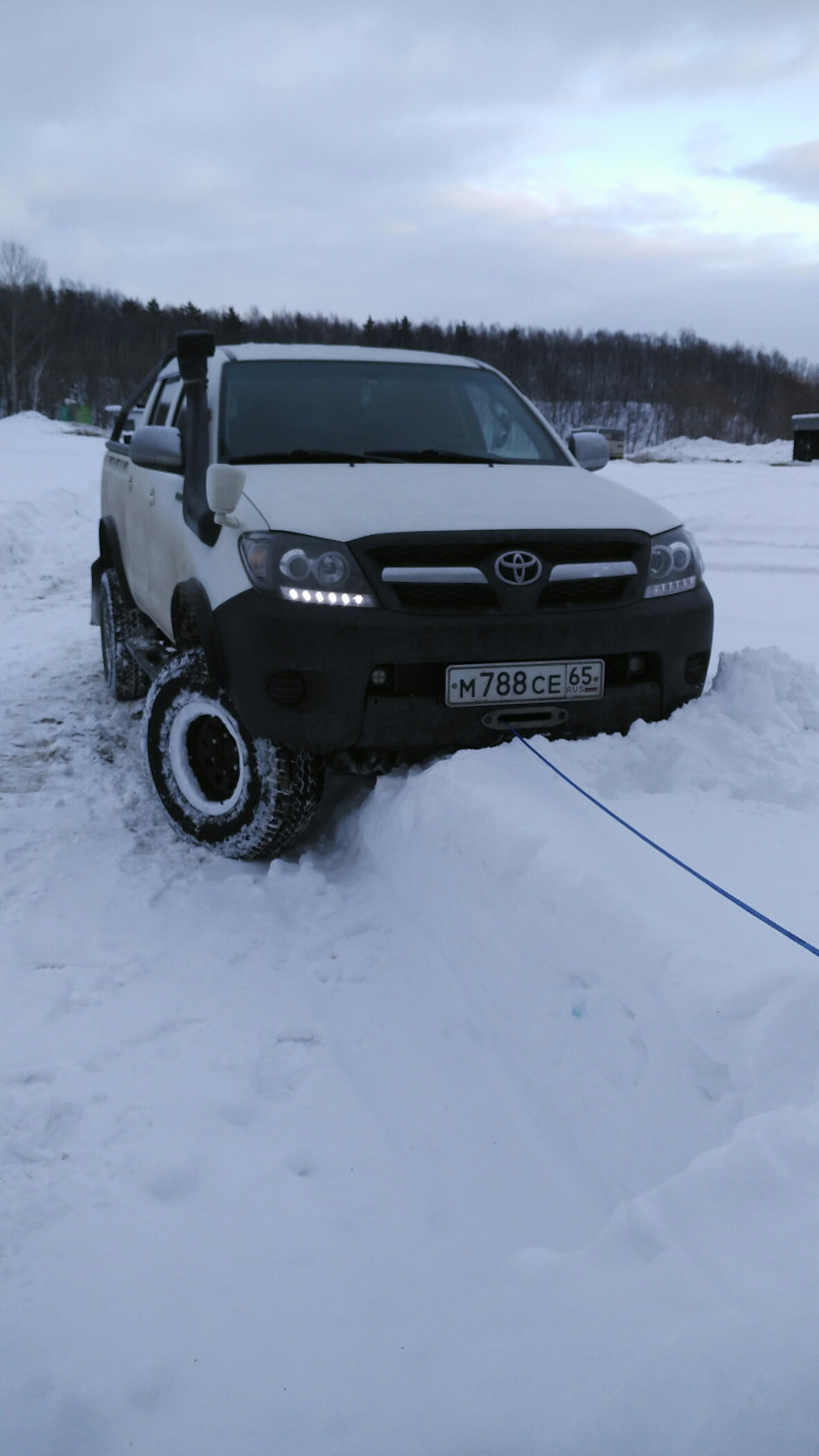 Фото в бортжурнале Toyota Hilux (7G)