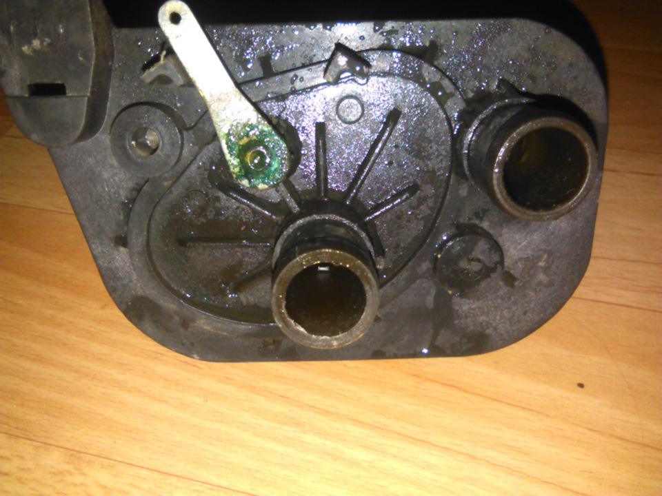 Тосол в салоне — Lada 2114, 1,5 л, 2003 года | поломка | DRIVE2