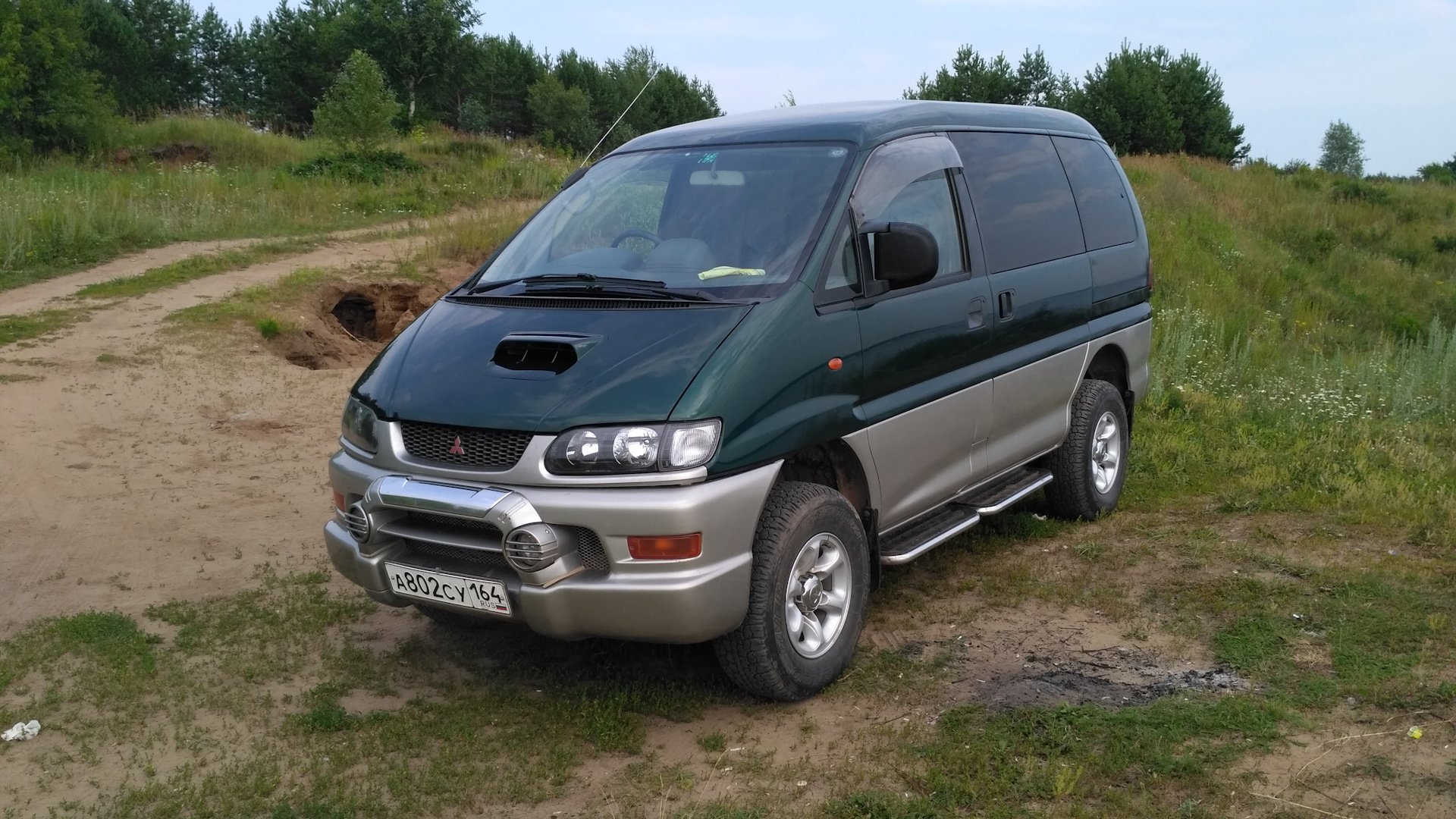 Delica расход. Mitsubishi l400. Мицубиси Делика л400. Митсубиси l400 1997. Митсубиси Делика 2.8 дизель.