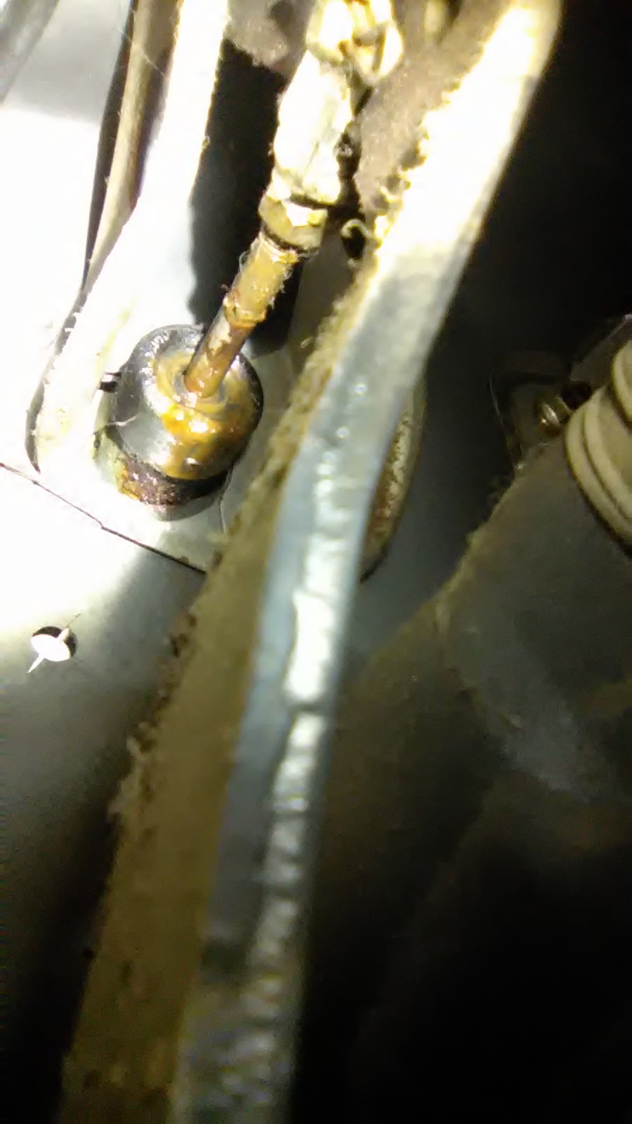 Сцепление не выключается. Потек главный цилиндр. — Toyota Corolla (80 ...