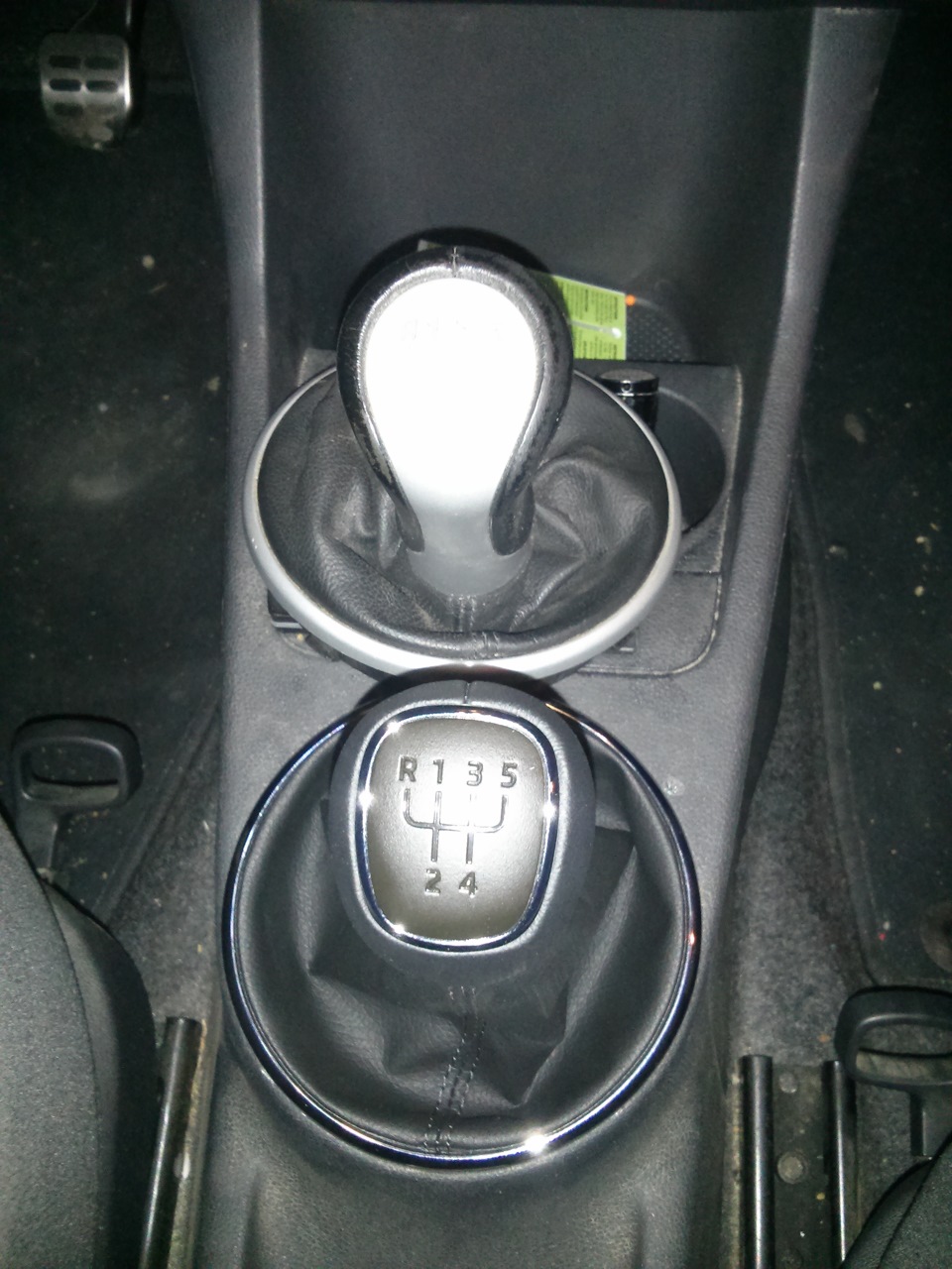 Как снять ручку кпп фабия 2 Замена ручки КПП - Skoda Fabia Mk2, 1,6 л, 2009 года стайлинг DRIVE2