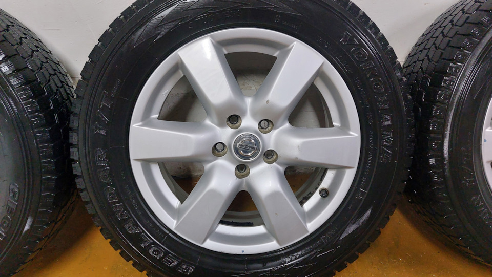 Шины всесезонные Yokohama 225/65 R17, литые диски 6,5Jx17 ET45 5x114,3 ...