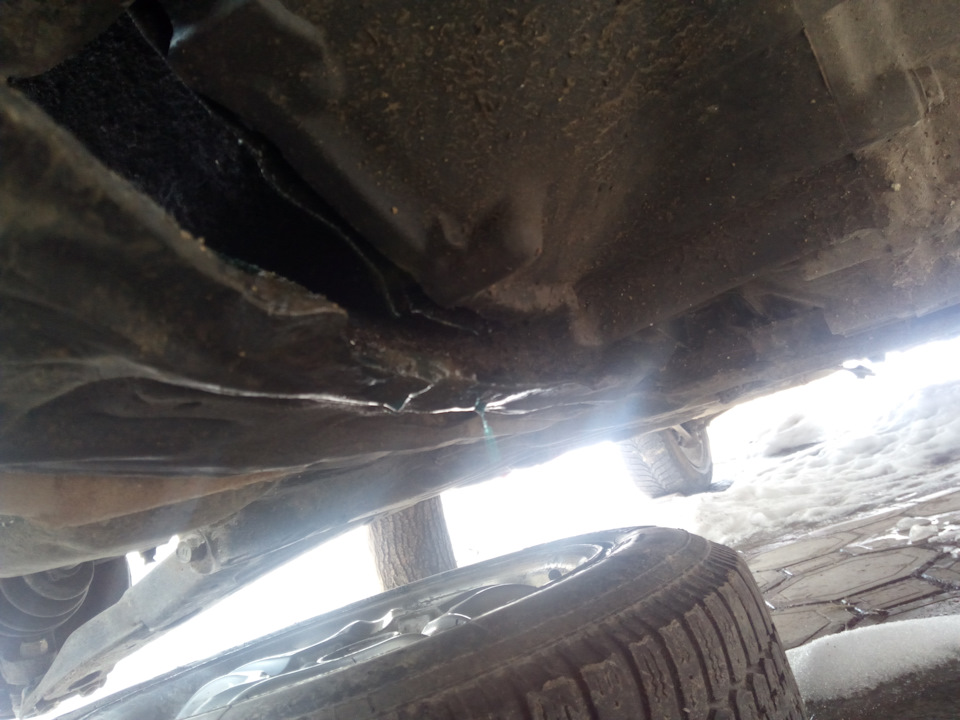 20. ПОМОГИТЕ! ОТКУДА ТЕЧЕТ ТОСОЛ? — Toyota Corolla (90), 1,3 л, 1988 ...