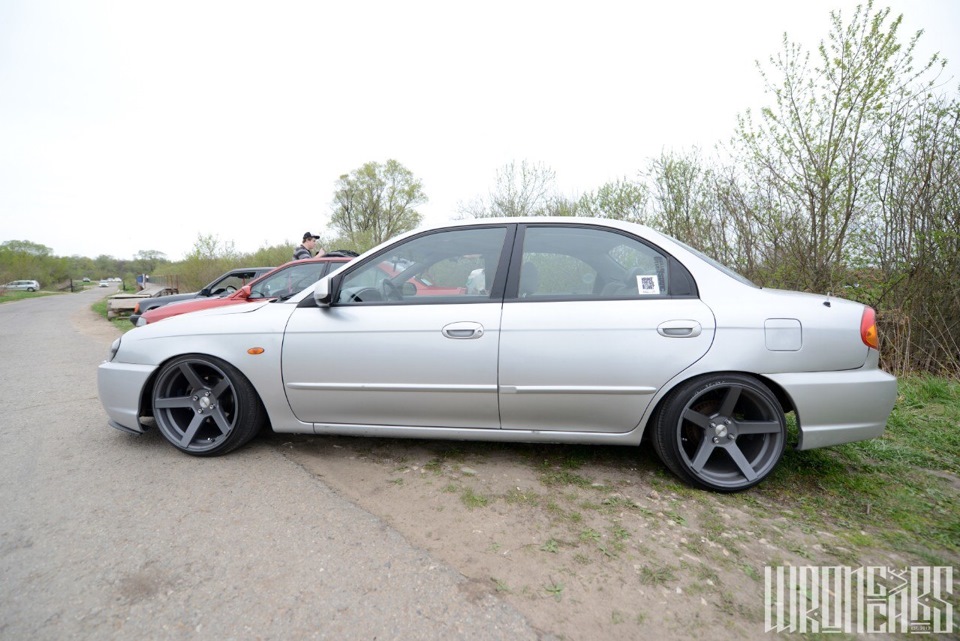Купить б/у Kia Spectra I Рестайлинг 2 1.6 MT (101 л.с.) бензин механика в Велико