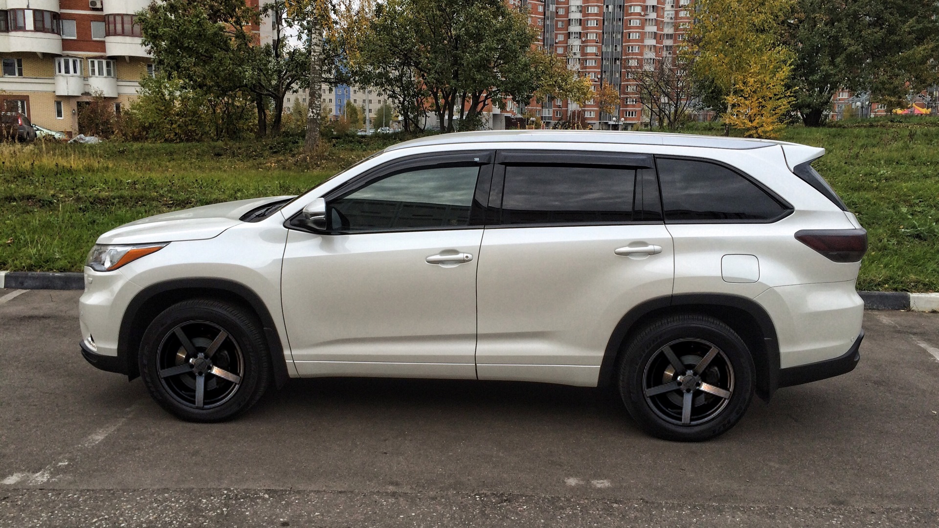 Диски хайлендер 2014. EGR дефлекторы Toyota Highlander 2015. Диски на Тойота хайлендер 2014. Литье Тойота хайлендер. Дефлекторы Тойота хайлендер 2012.