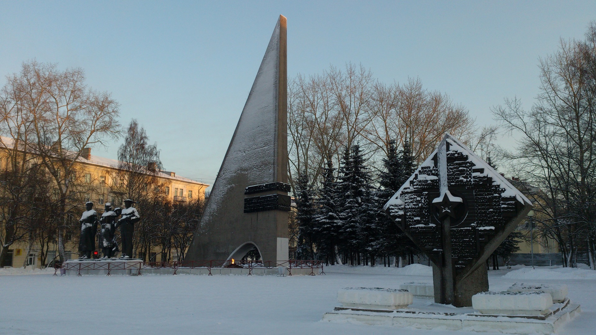 Площадь мира архангельск фото