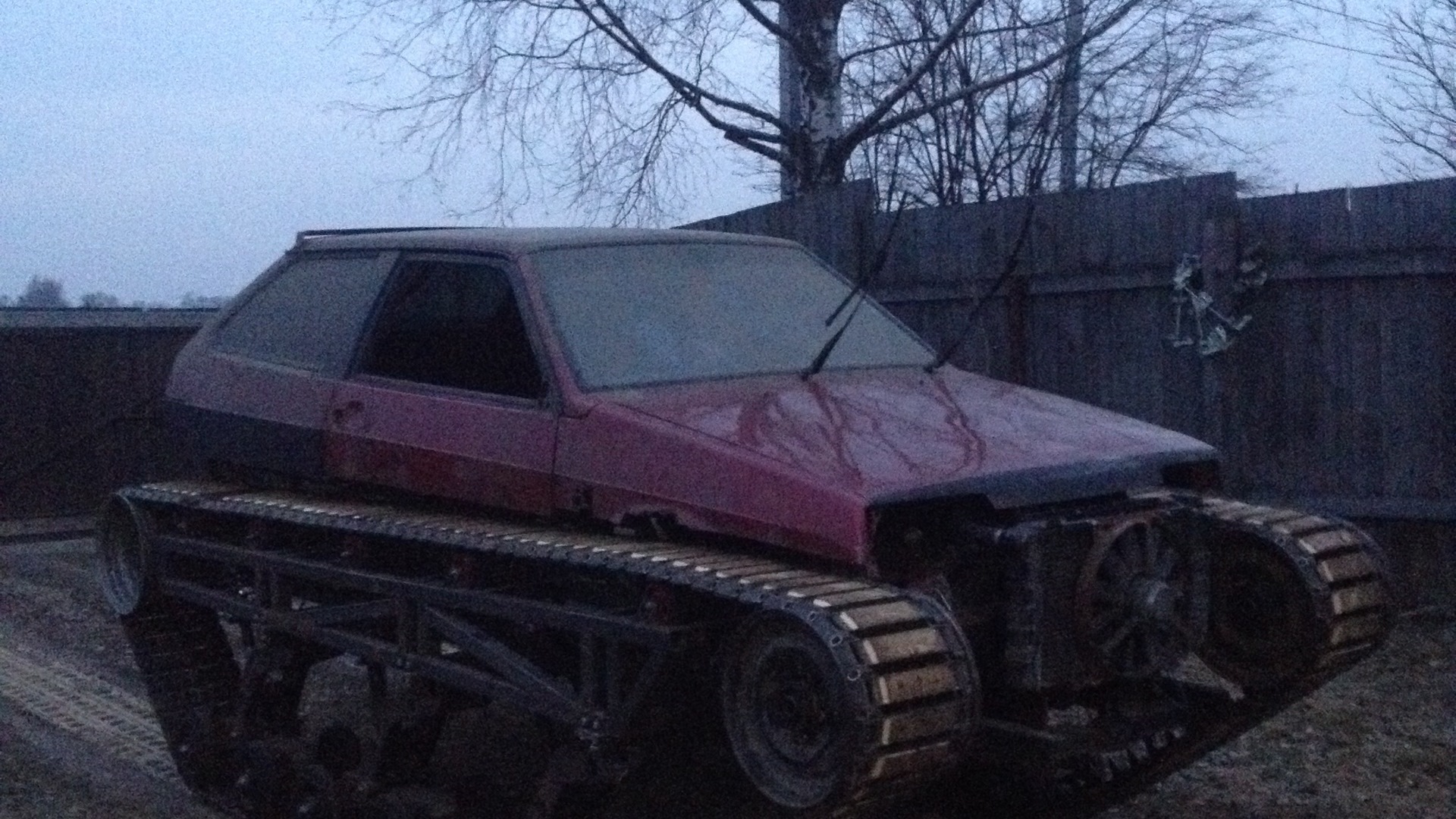 Гусеничный вездеход на базе ваз 2109. Гусеничный вездеход с двигателем ваз 2108. Гусеничные вездеходы своими руками из ваз. Гусеничный вездеход на базе ваз 2108. Гусеничный вездеход из ваз 2108.