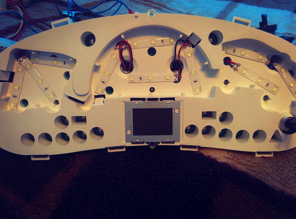 Подсветка щитка приборов — Lada Приора седан, 1,6 л, 2013 года ...