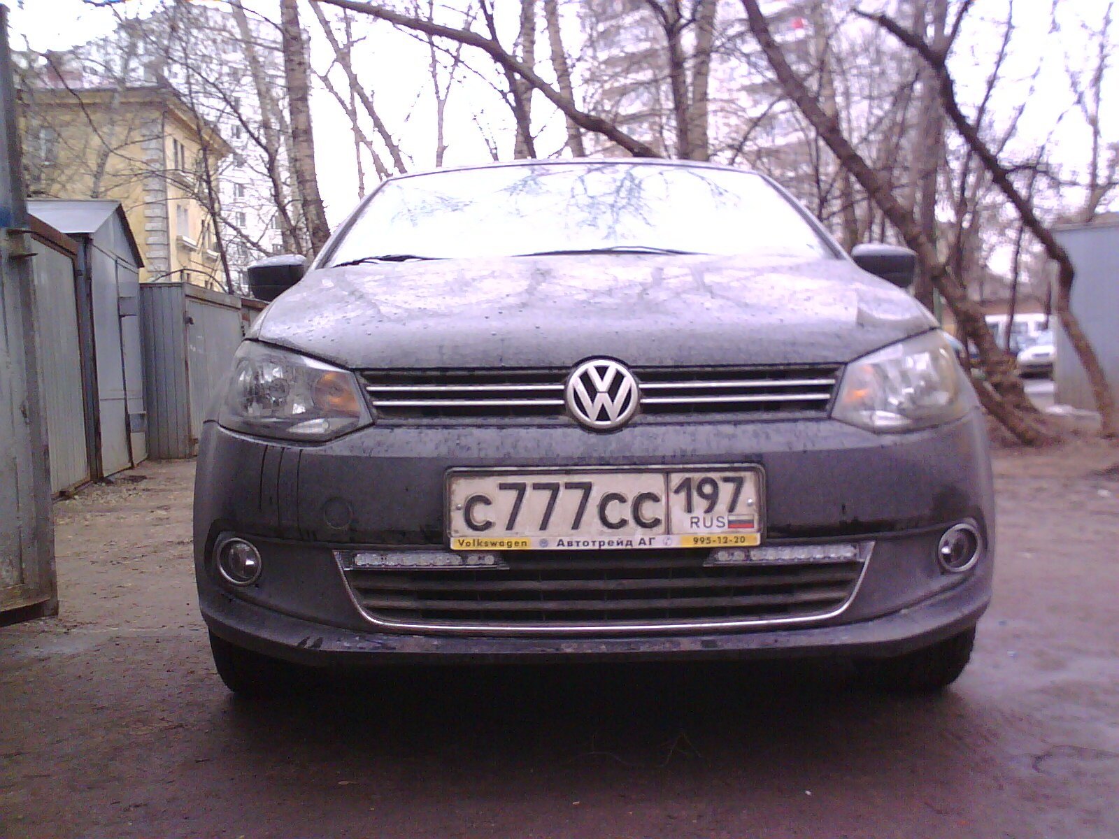 Polo дхо. Ходовые огни VW Polo sedan. ДХО Volkswagen Polo 2010. Ходовые огни поло седан 2012 года. ДХО на поло седан 2012.