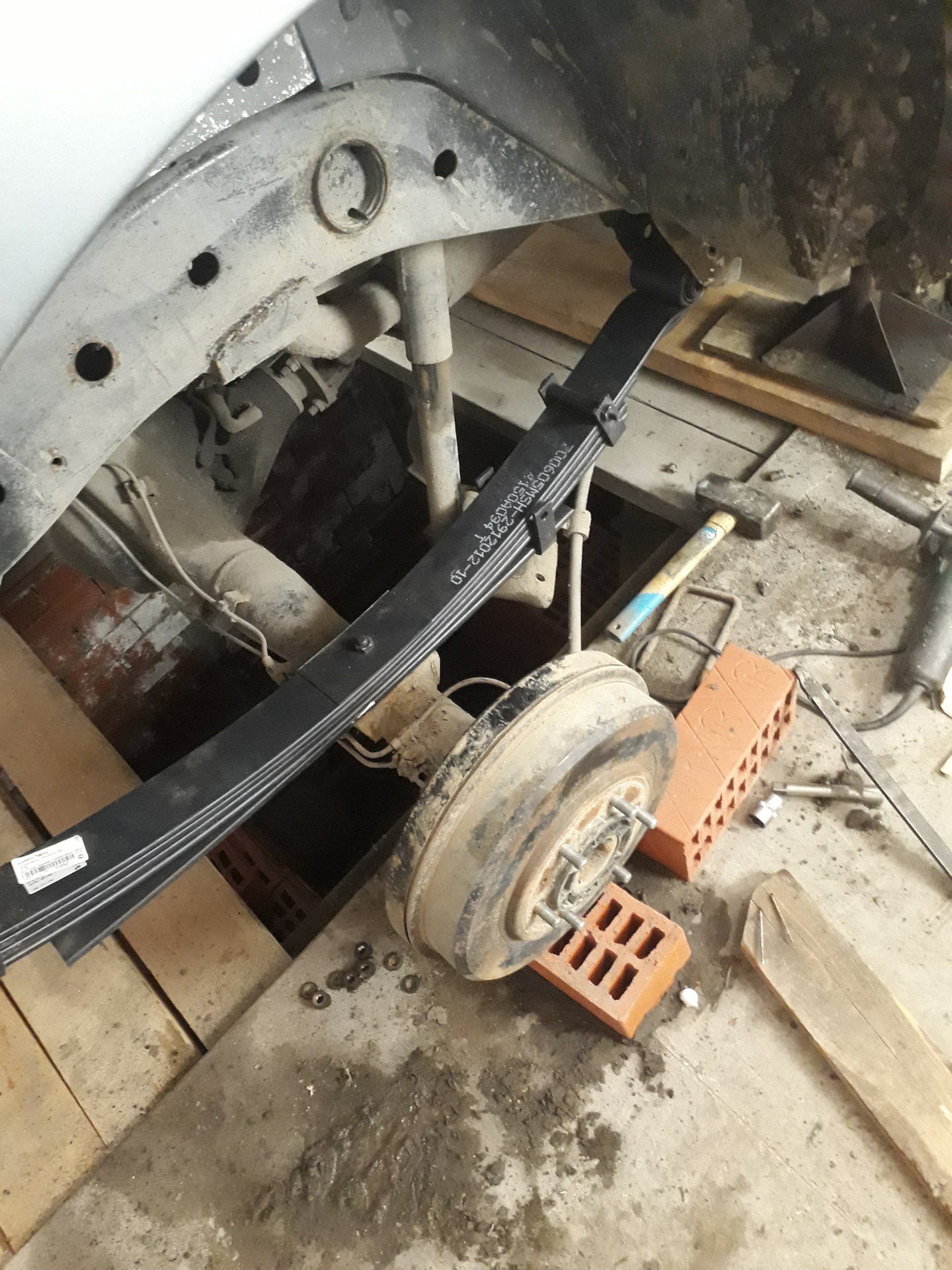 Рессора митсубиси л200. Задняя рессора митсубиси л200. Рессопа митсубисиl200. Рессора л200 замена. Рессора л200 замена.