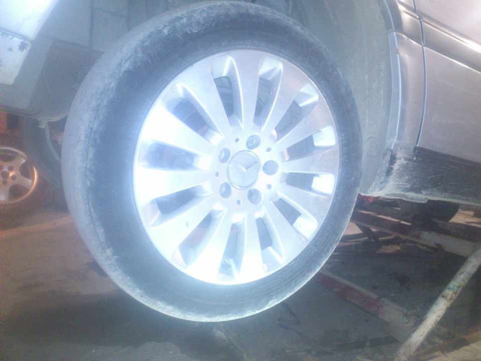 замена резинок амортизатора — Mercedes-Benz C-class (W202), 1,8 л, 1994 ...