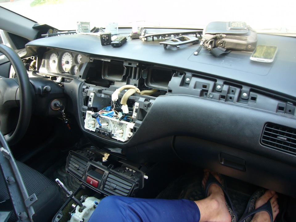 Обтяжка салона кожей — Mitsubishi Lancer IX, 1,6 л, 2007 года | тюнинг ...