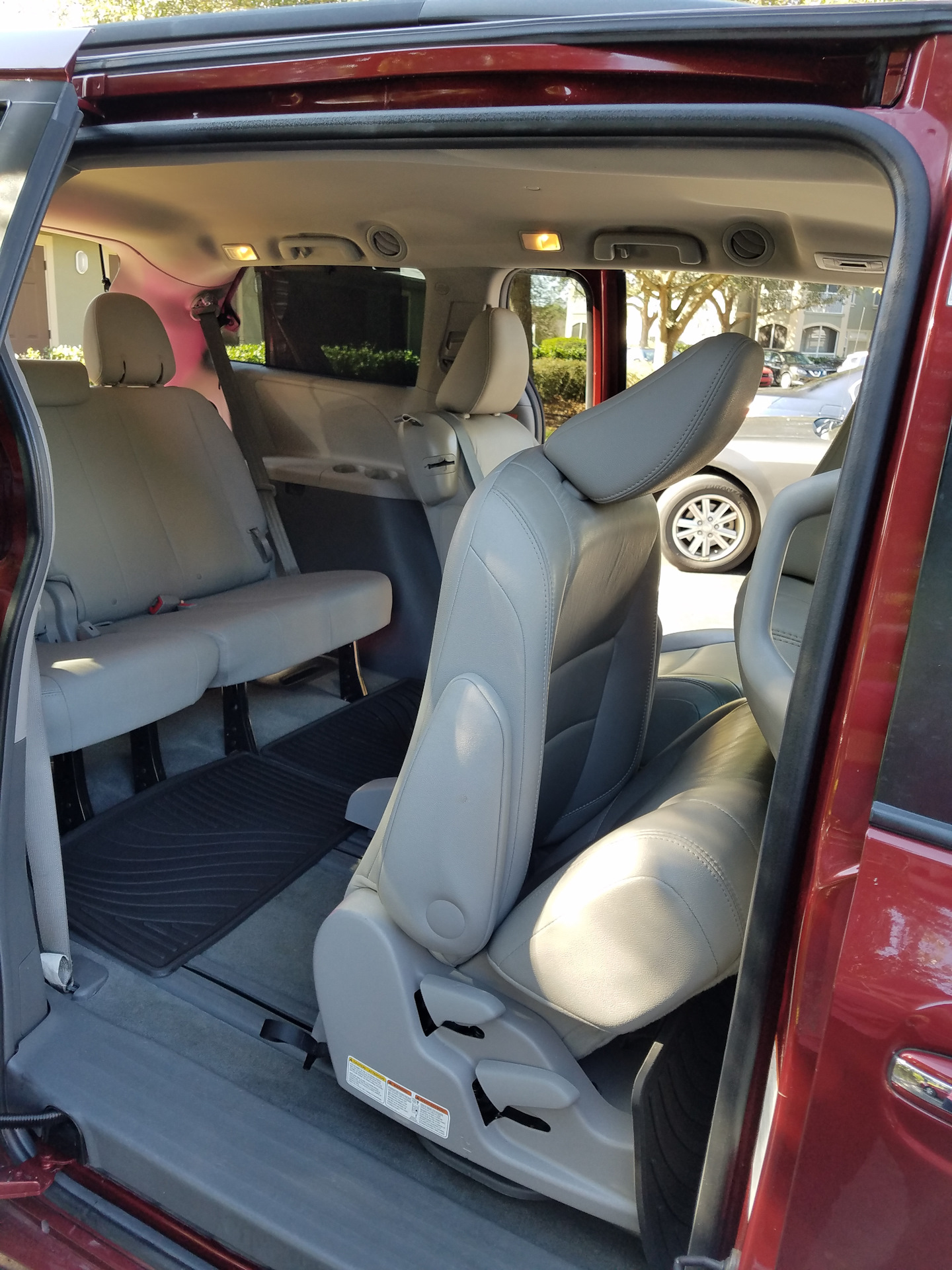 Toyota Sienna 2012 Interior