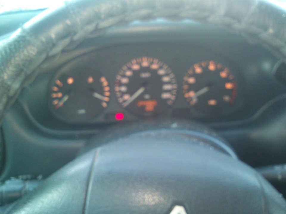 нормальная зарядка — Renault Megane I, 2 л, 1997 года | аксессуары | DRIVE2