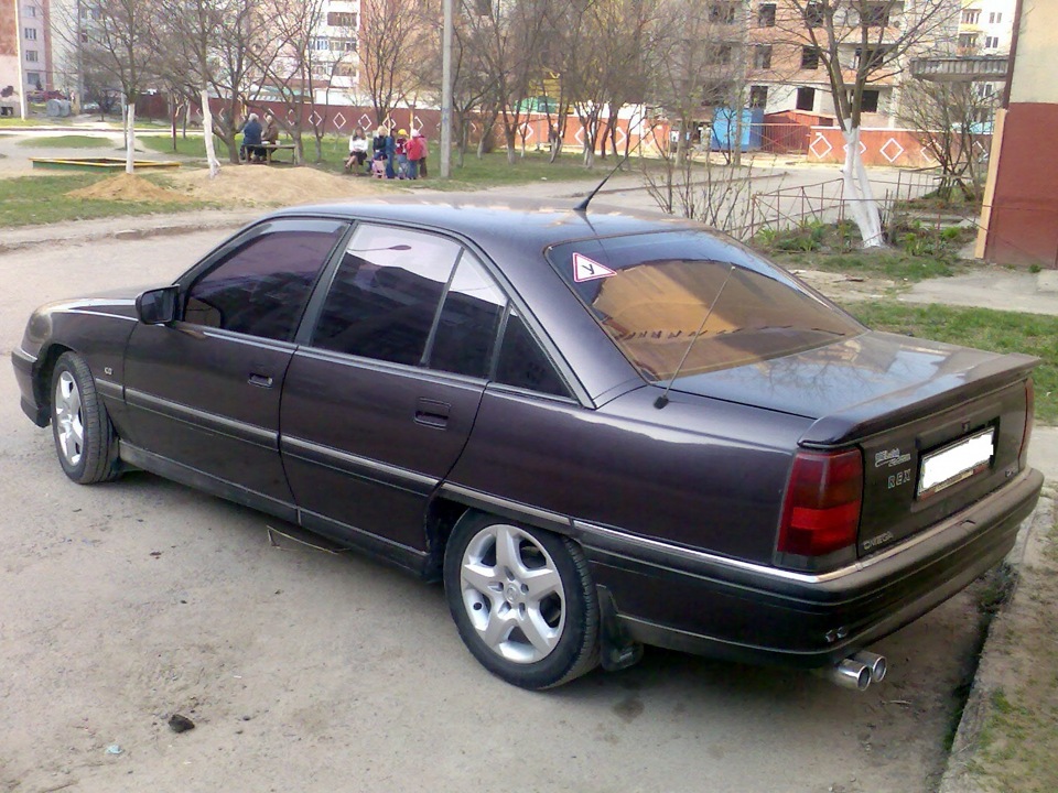 Золотая зеркальная пленка автомобильная Opel Omega