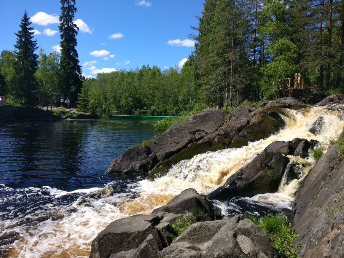 Рускеальские водопады мост