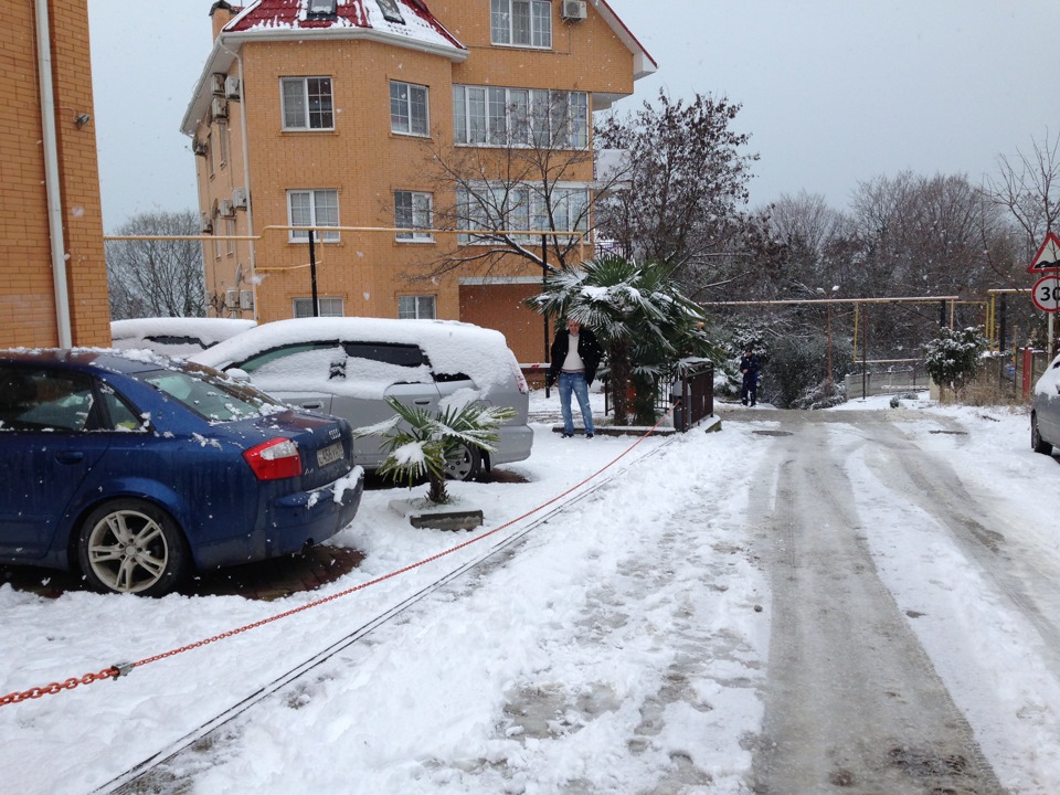 Просто фото быстрого Сочинского снега — Volkswagen Touareg (2G), 3 л ...