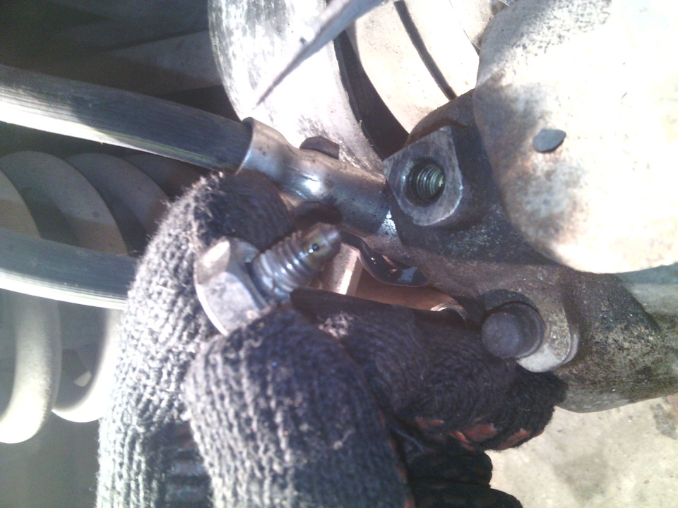 казус при прокачке тормозов — Lada 4x4 3D, 1,7 л, 1996 года | плановое ...