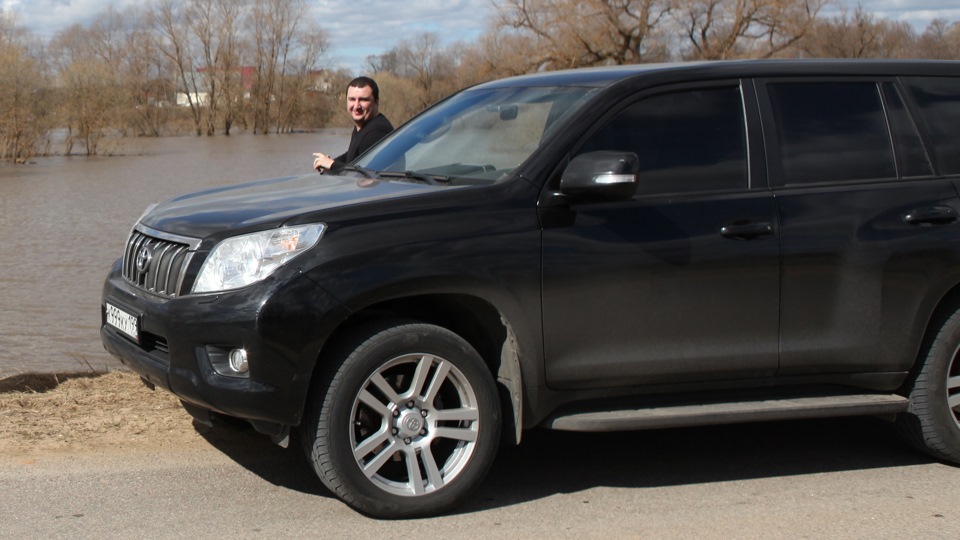 Toyota Land Cruiser Prado 2010 Black