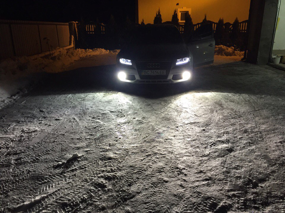 Установка линз Hella 3r на Audi a4 b8 — DRIVE2